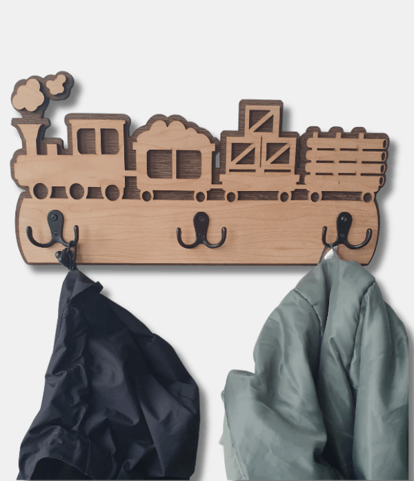 Graveren en snijden van een houten kapstok
