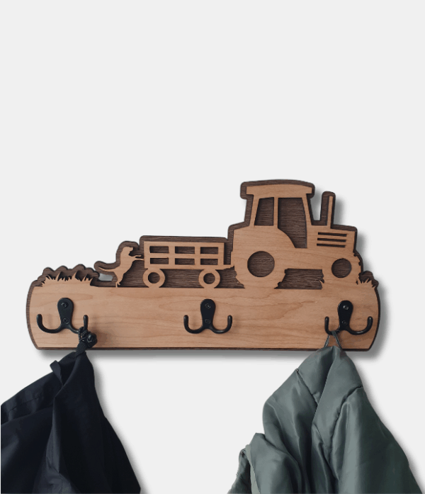 Graveren en snijden van een houten kapstok